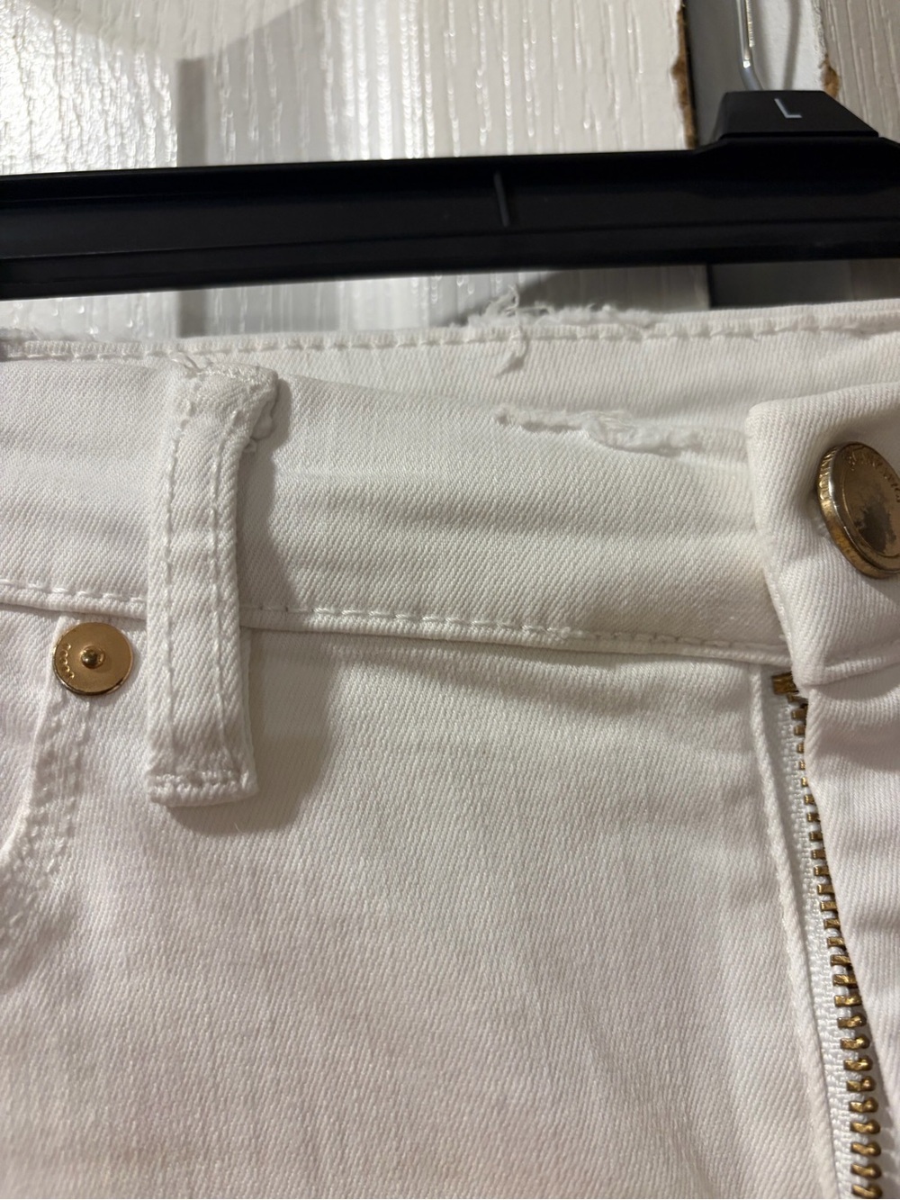Blank NYC White Ruffle Hem Jeans | Raw Hem Cropped Flare | Size 28 - Picture 2 of 6